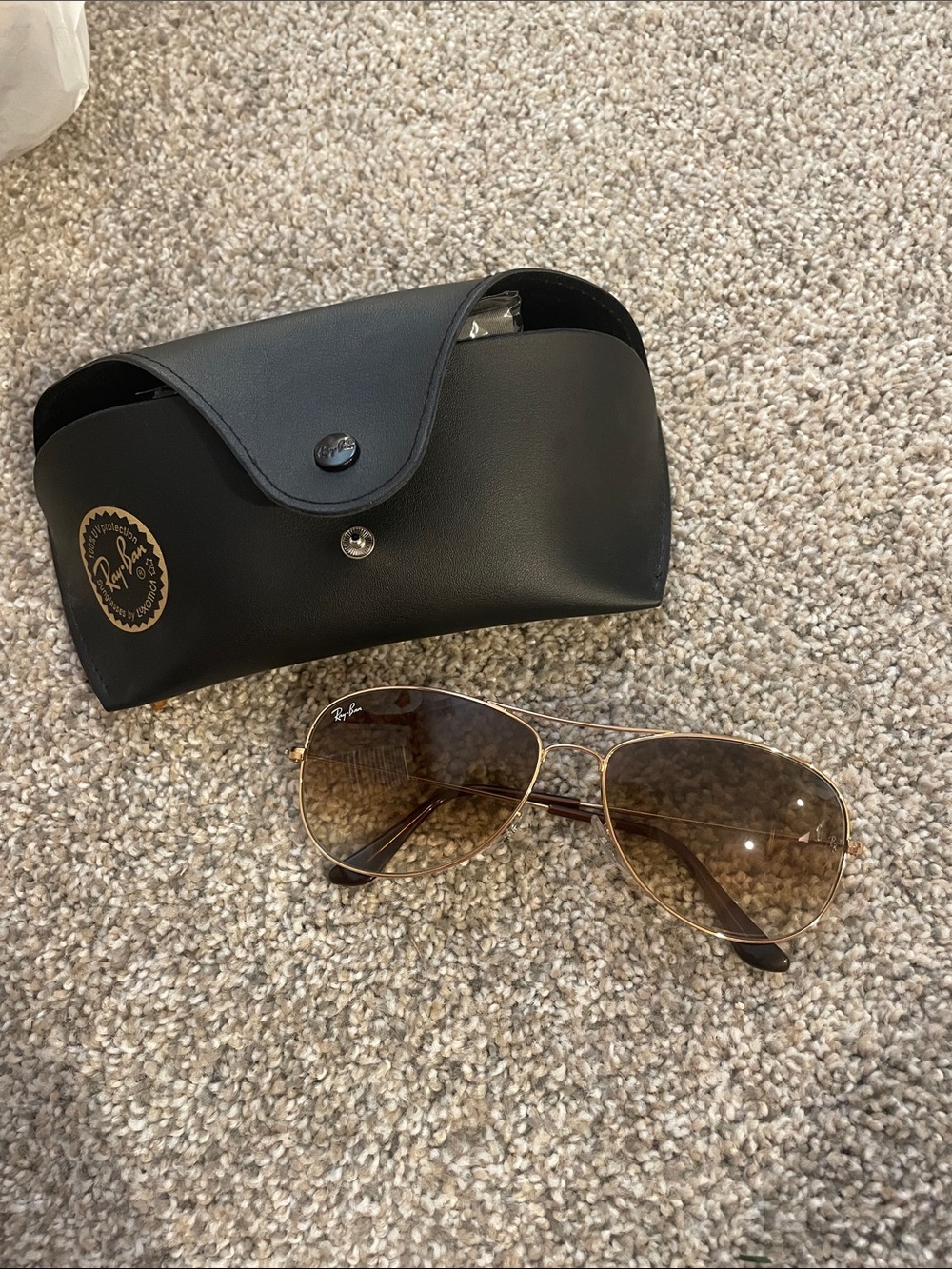 Ray-Ban Aviator Sunglasses in Gold w Gradient Lenses - Cockpit - New with case